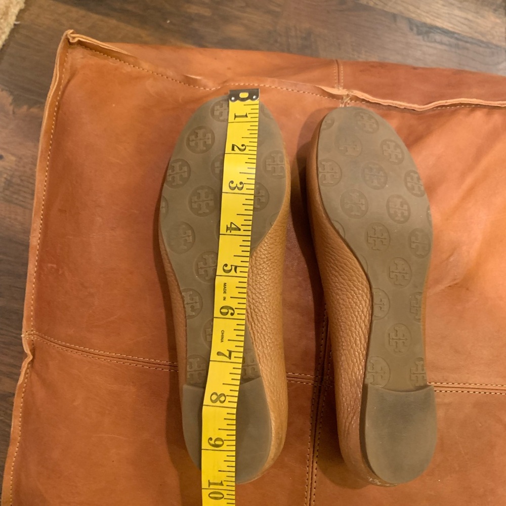 Tory Burch Cognac/Tan Leather Logo Ballet Flats - Picture 3 of 8